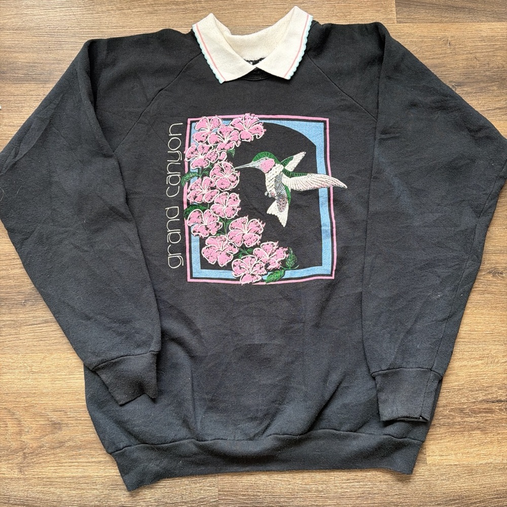 American Vintage Black Sweatshirt with Hummingbird and Pink Floral Graphic